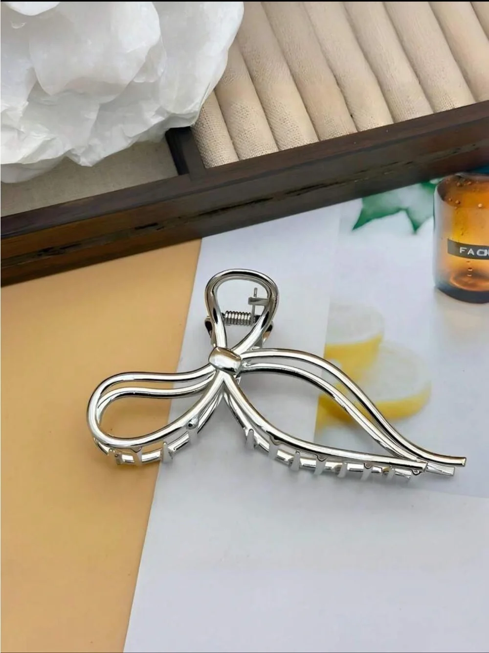 Silver Metal Bow Hair Claw Clip NEW 🏷️